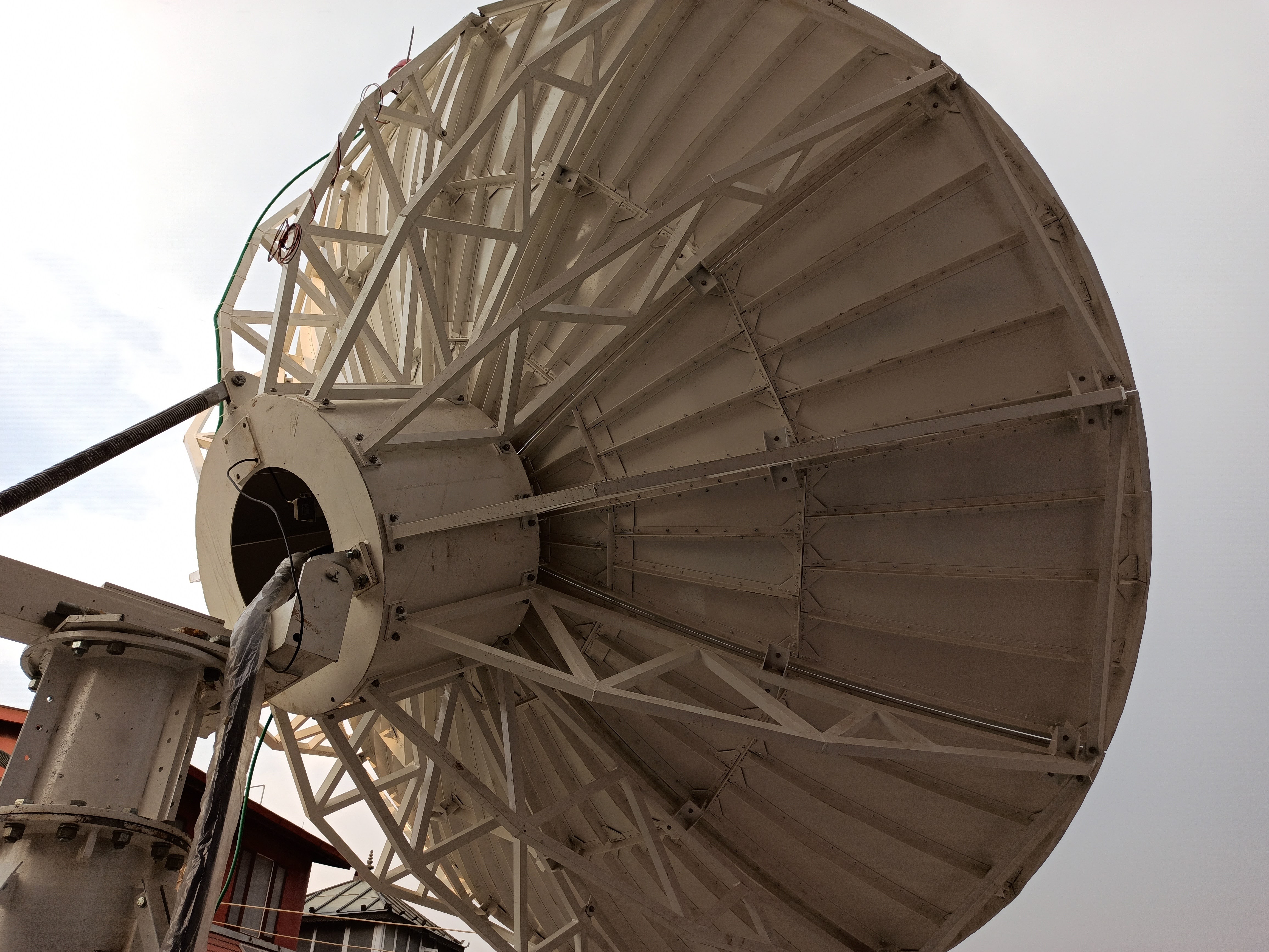 Comsat-Band Satellite Receiver